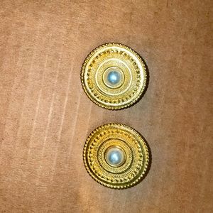 Good and pearl clip on earrings